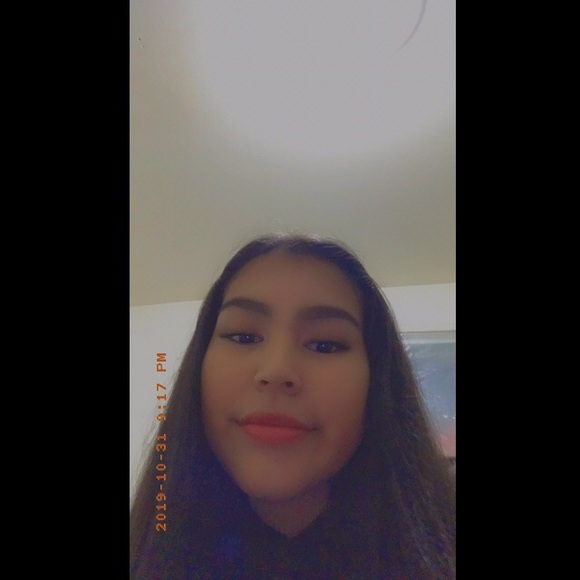 Meet your Posher, Mercedez - Picture 1 of 1